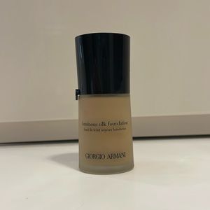 Giorgio Armani luminous silk foundation